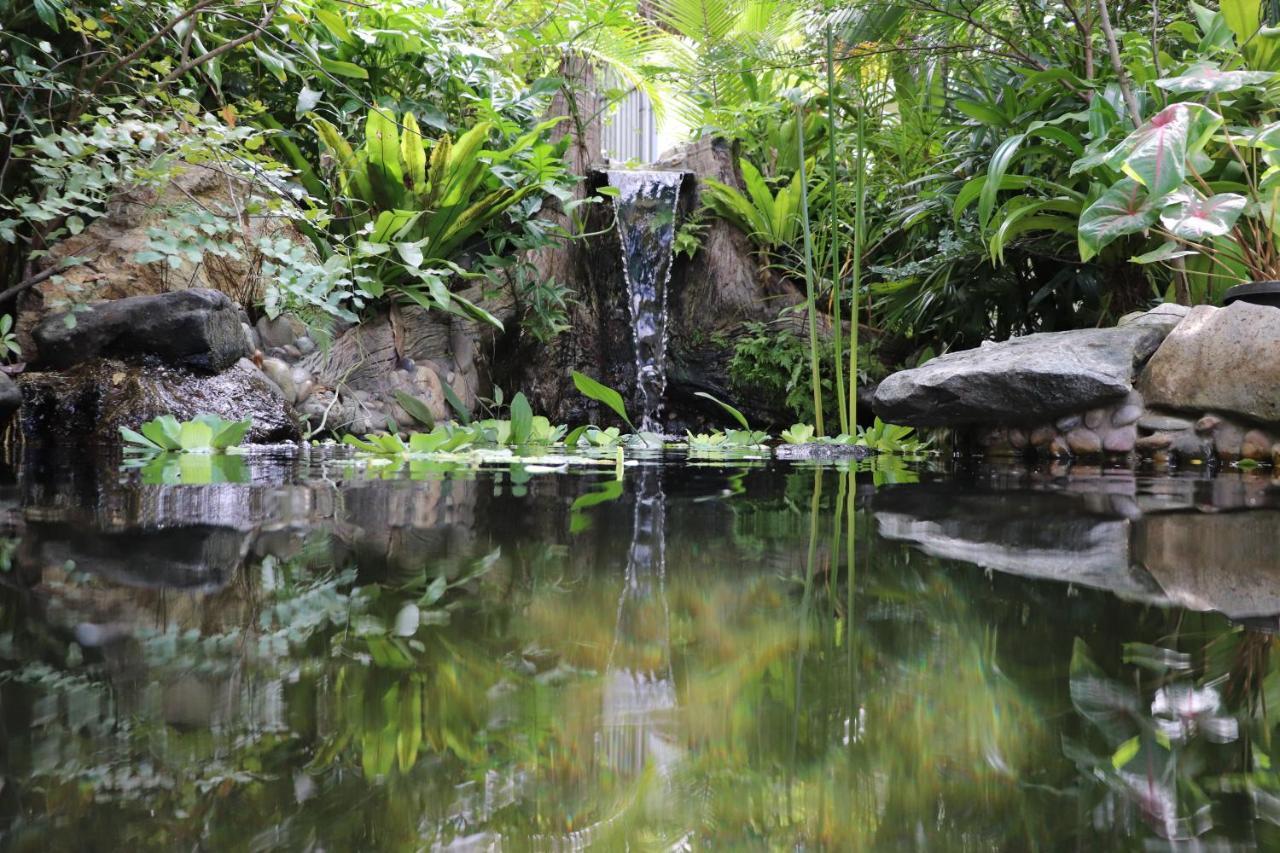 The Sanctuary Hotel Resort Spa Port Moresby Exterior photo